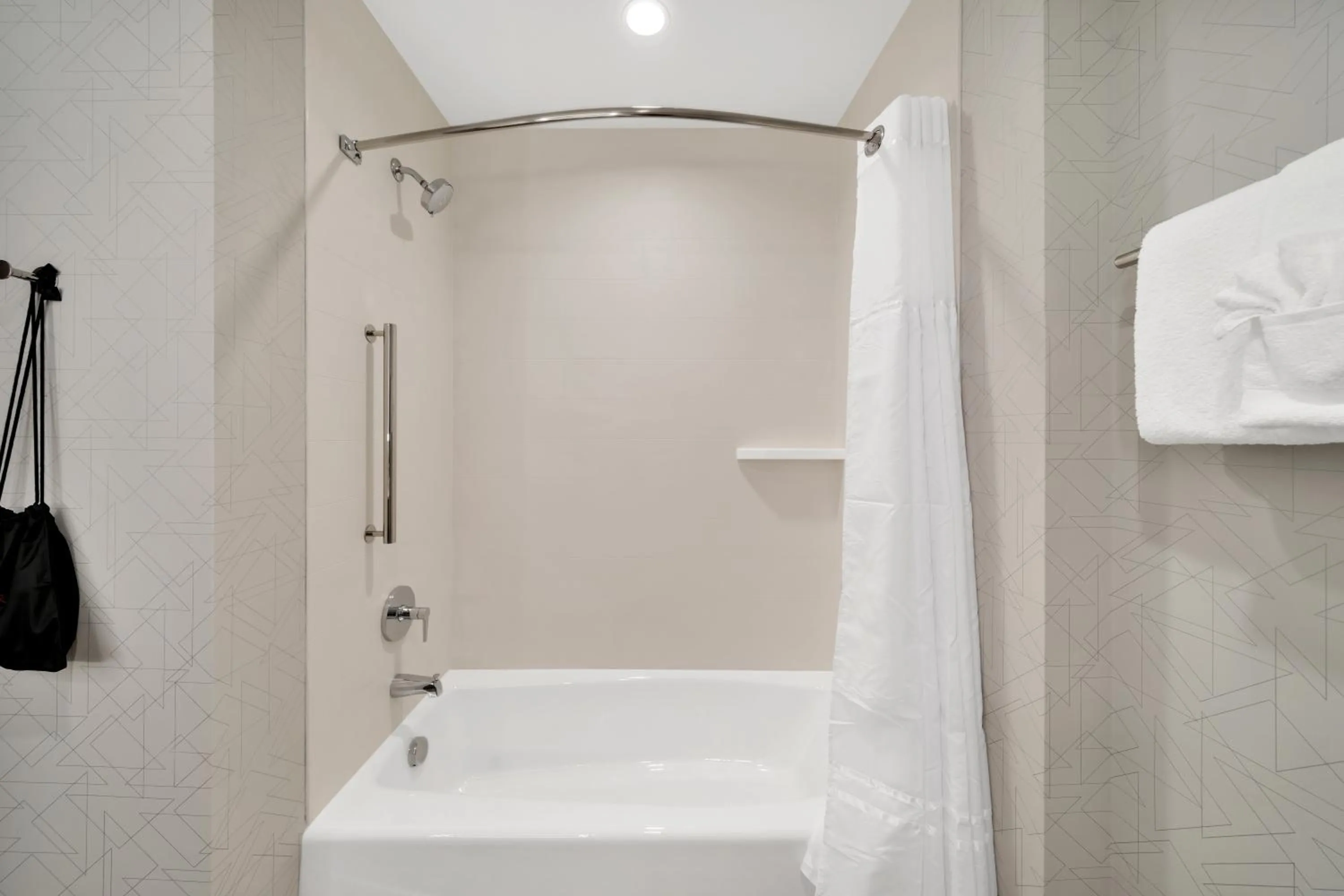 Shower in Holiday Inn Express & Suites Fort Walton Beach - Eglin Area by IHG