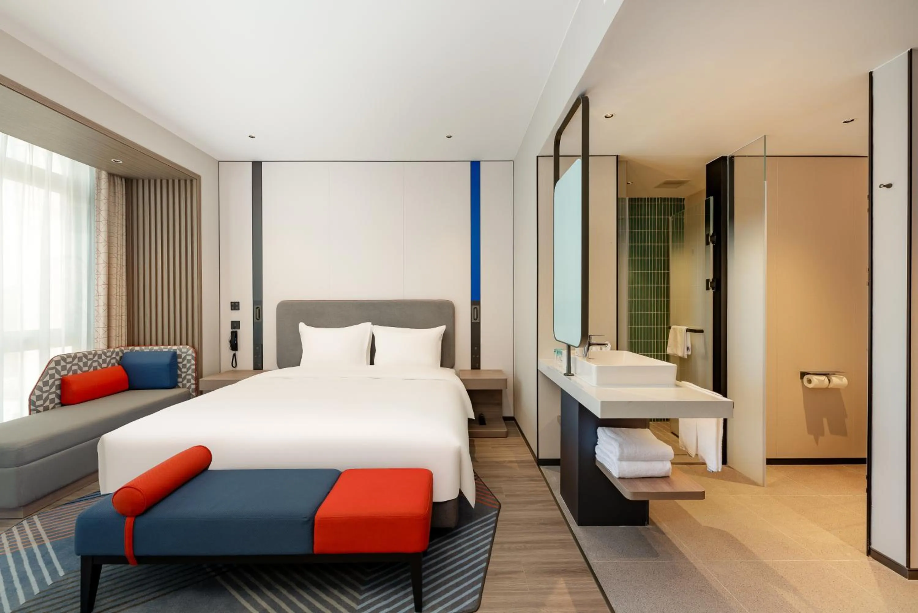 Bed in Holiday Inn Express Haimen City Center by IHG