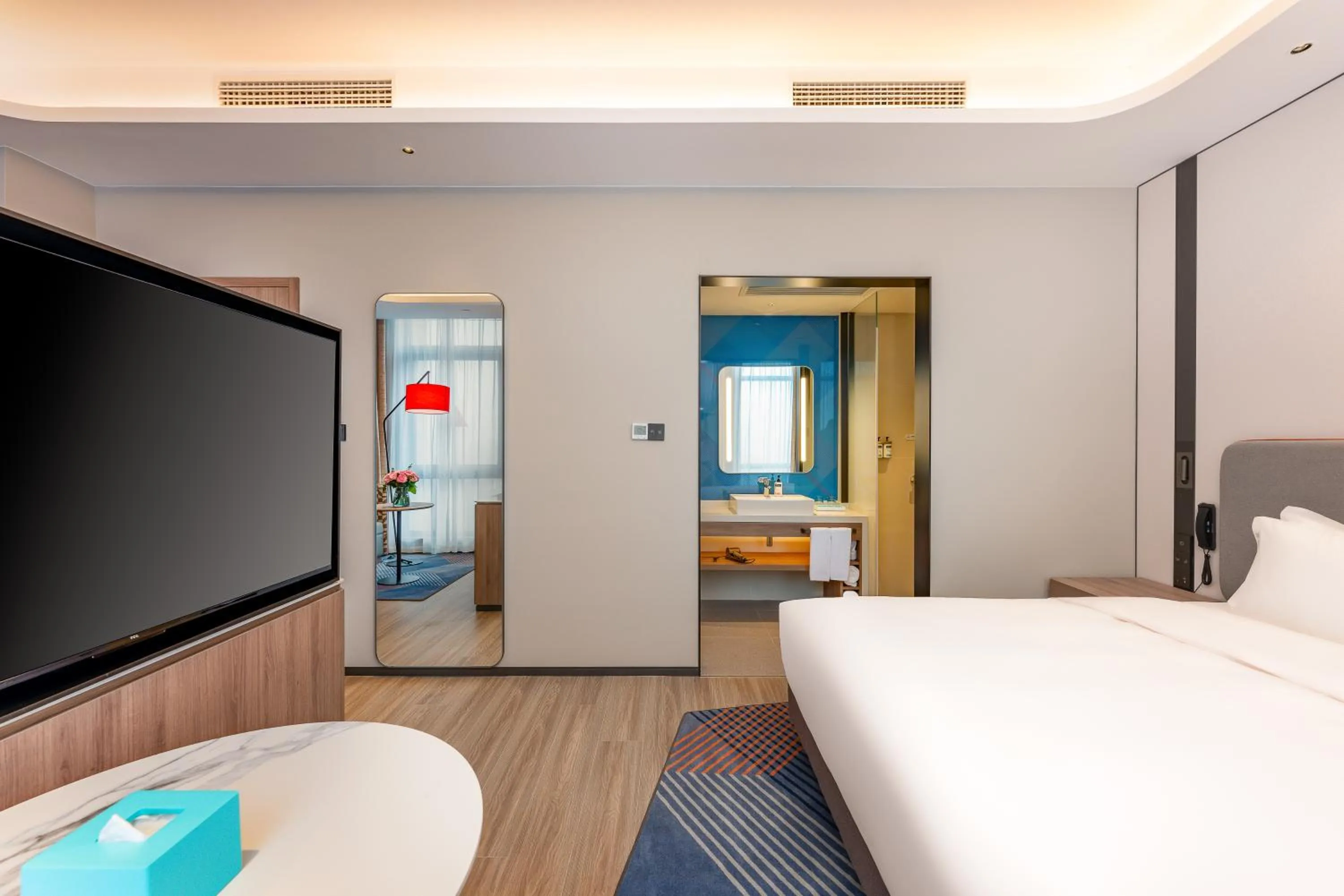TV and multimedia, Bed in Holiday Inn Express Haimen City Center by IHG