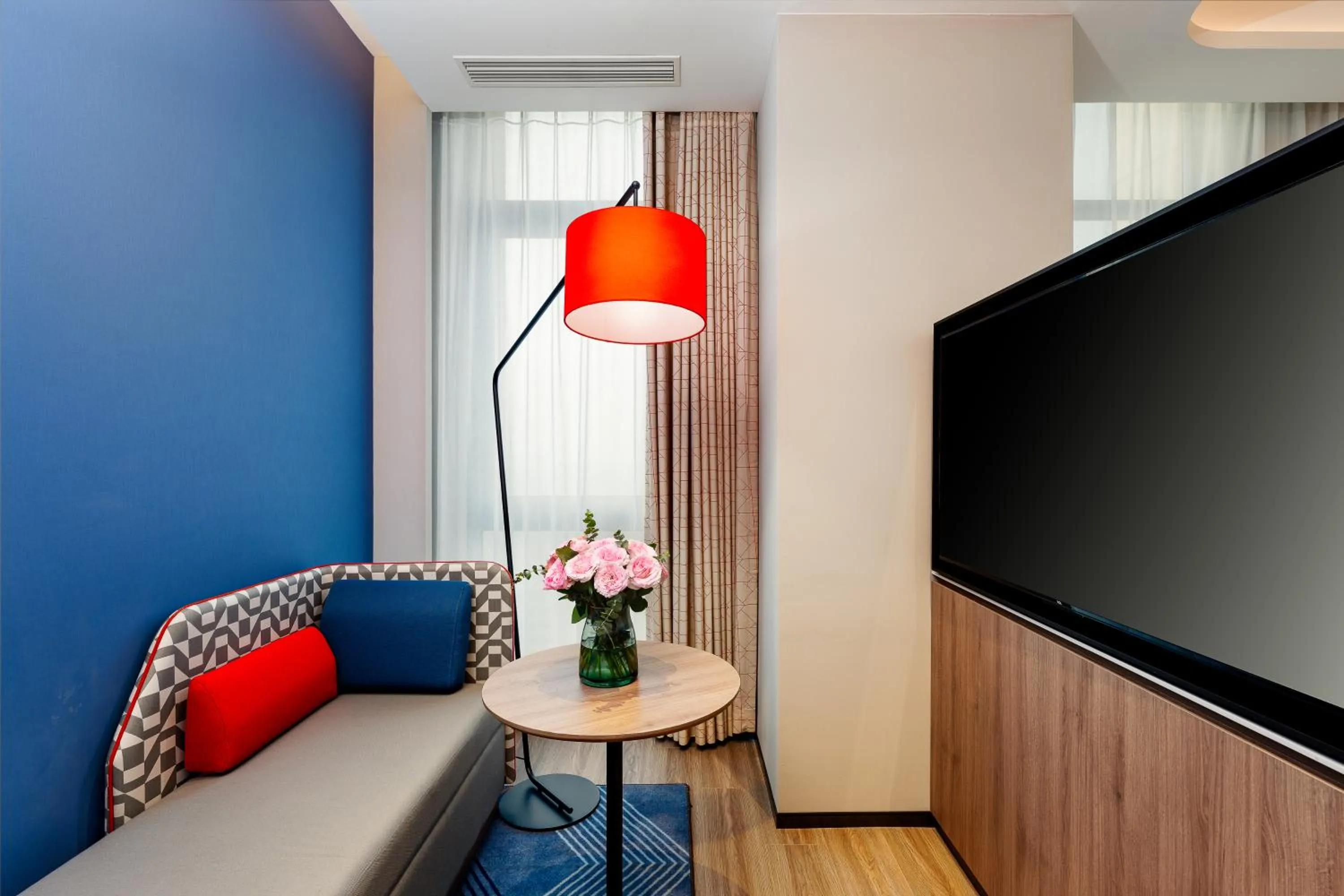 Seating area in Holiday Inn Express Haimen City Center by IHG