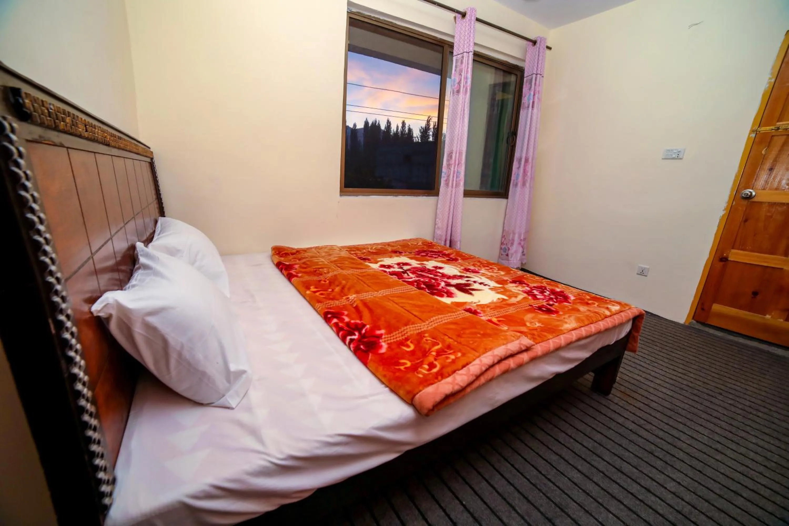 Bed in Yak Sarai Hotel & Restaurant