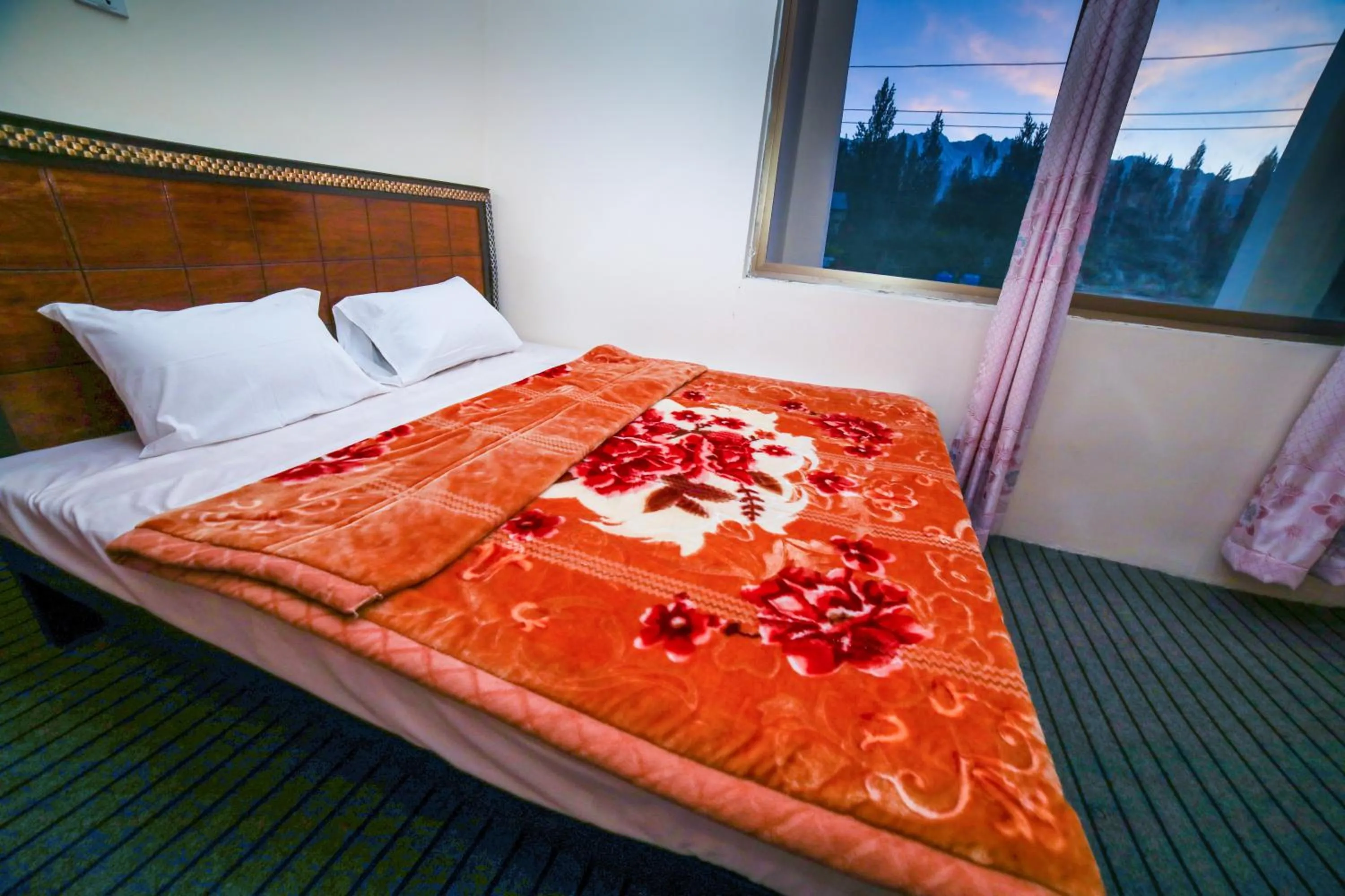 Bed in Yak Sarai Hotel & Restaurant