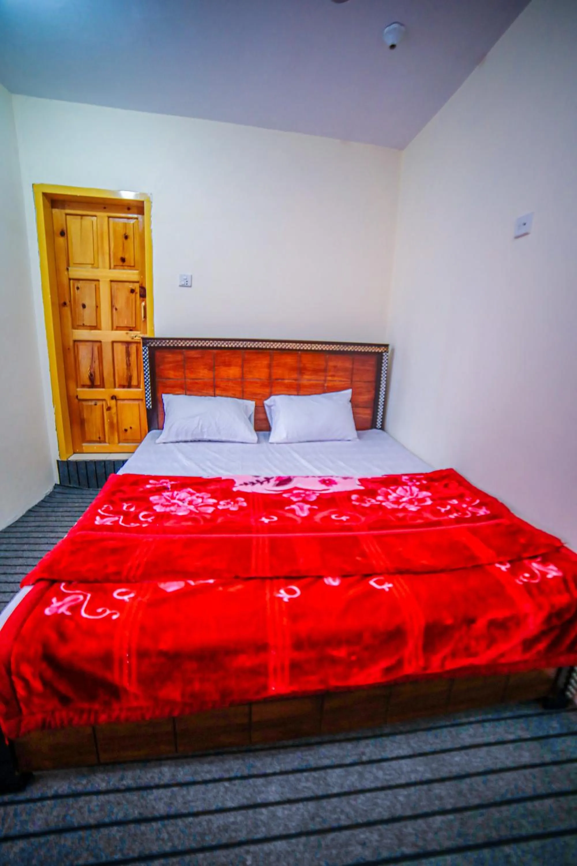 Bed in Yak Sarai Hotel & Restaurant