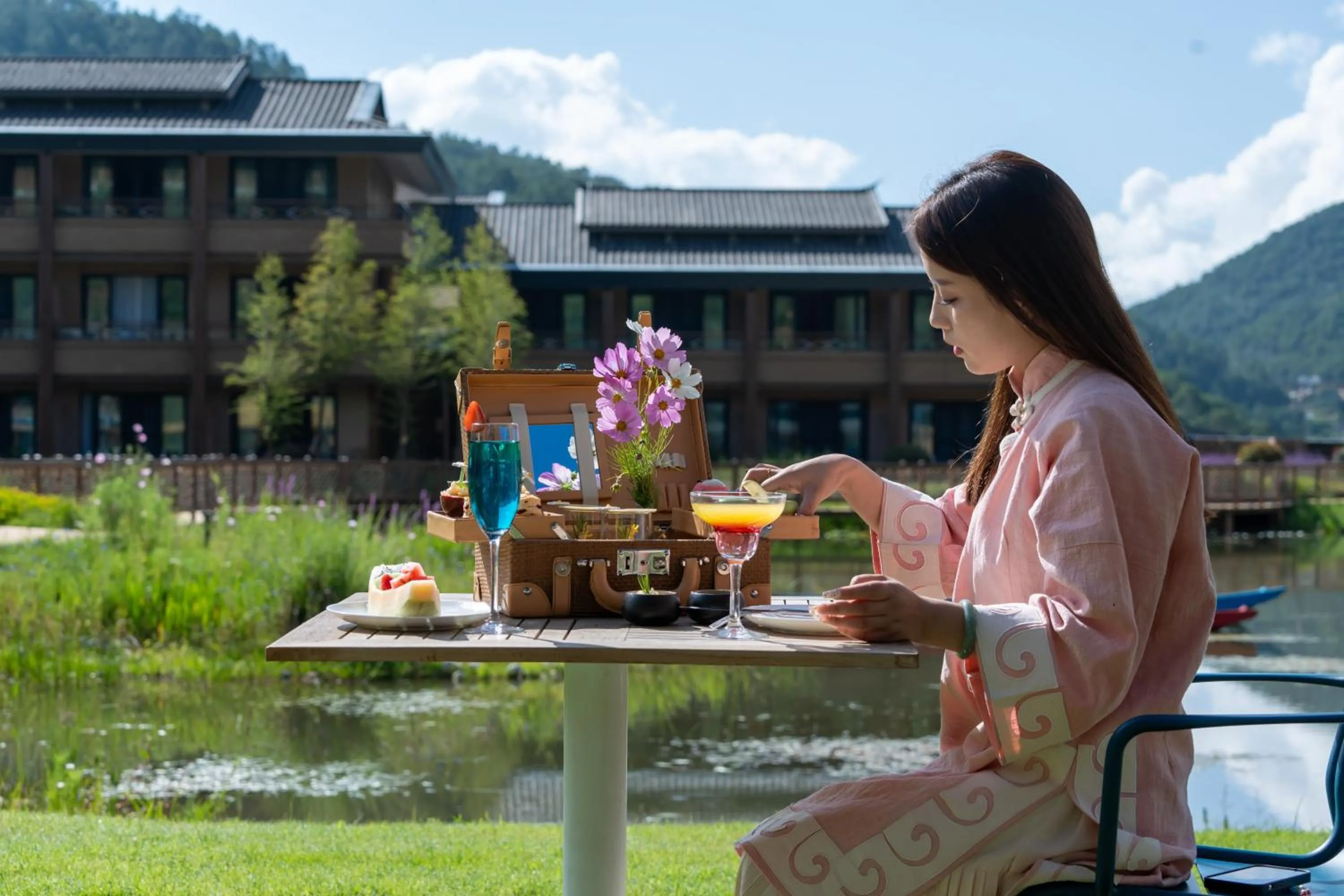 Restaurant/places to eat in Hotel Indigo Lugu Lake by IHG