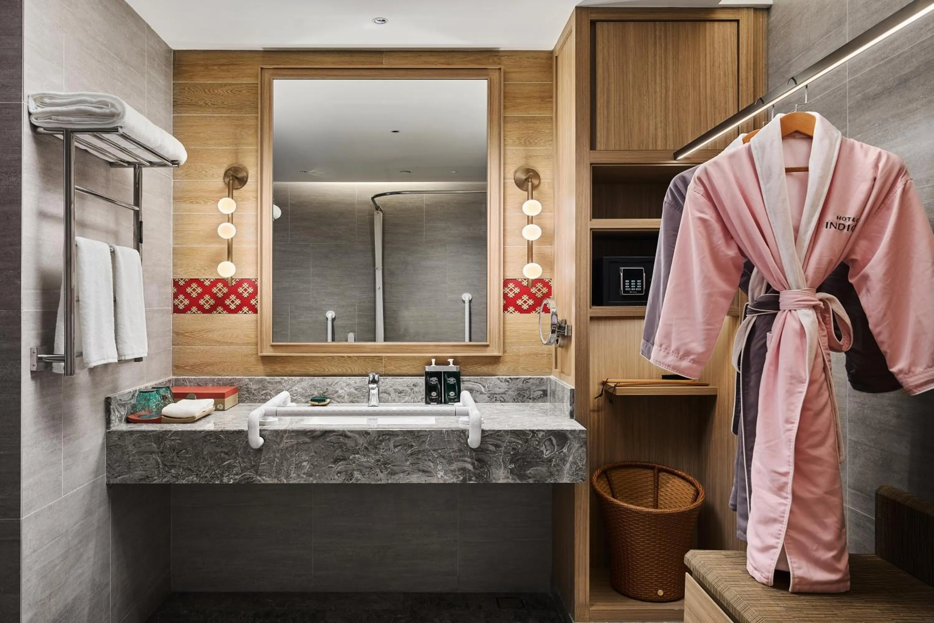 Toilet in Hotel Indigo Lugu Lake by IHG