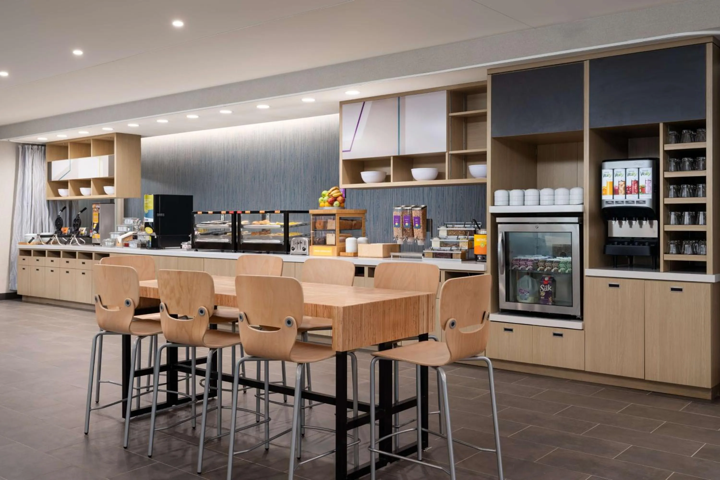 Breakfast in Home2 Suites By Hilton Winter Haven