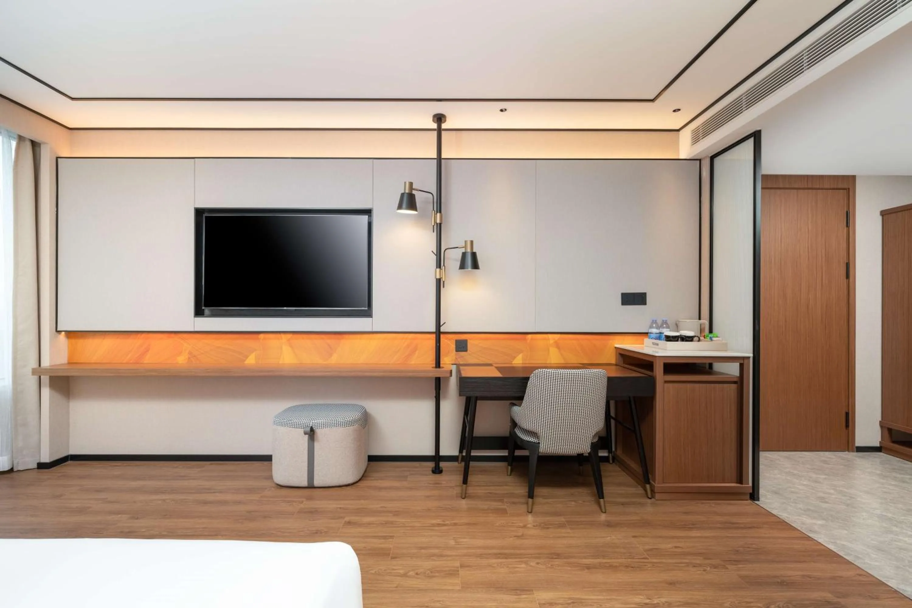 Bedroom, Bed in Hilton Garden Inn Tianjin Railway Station