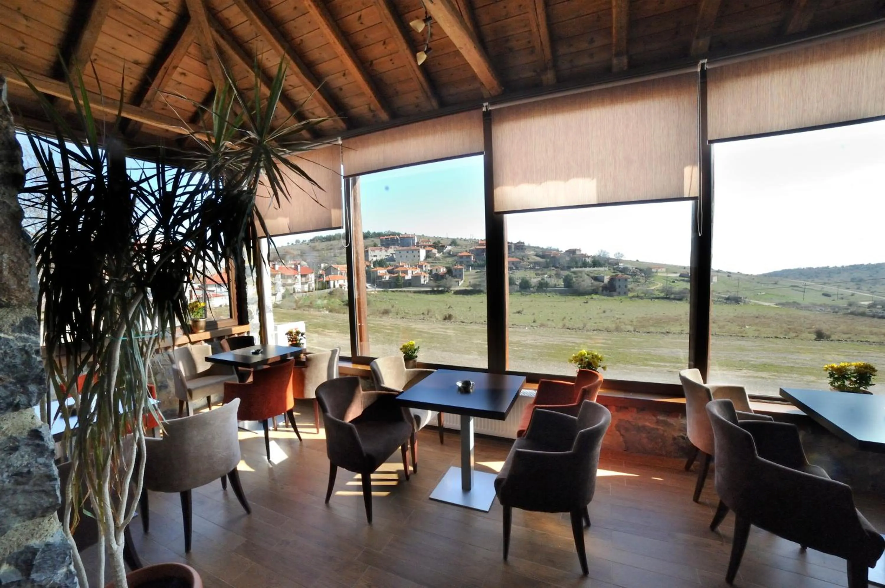 Property building in Enastron