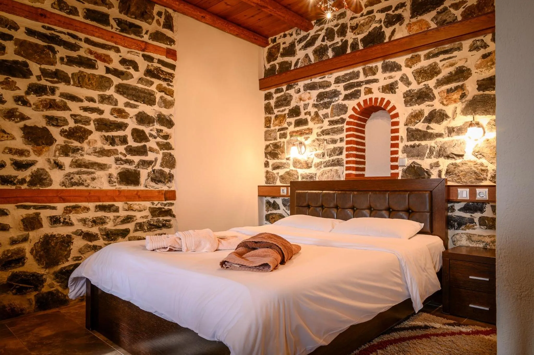 Bedroom, Bed in Enastron