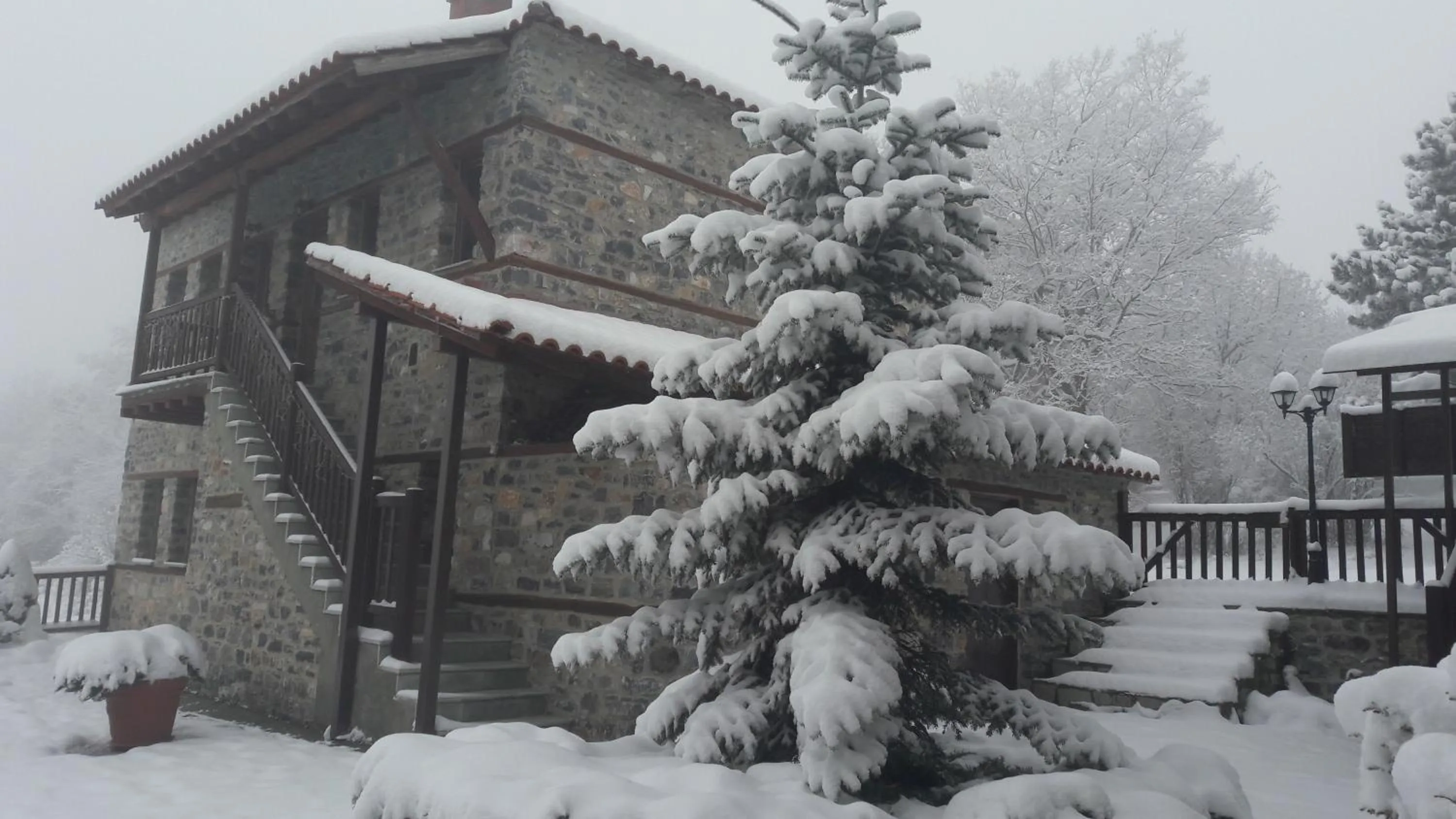 Property building in Enastron