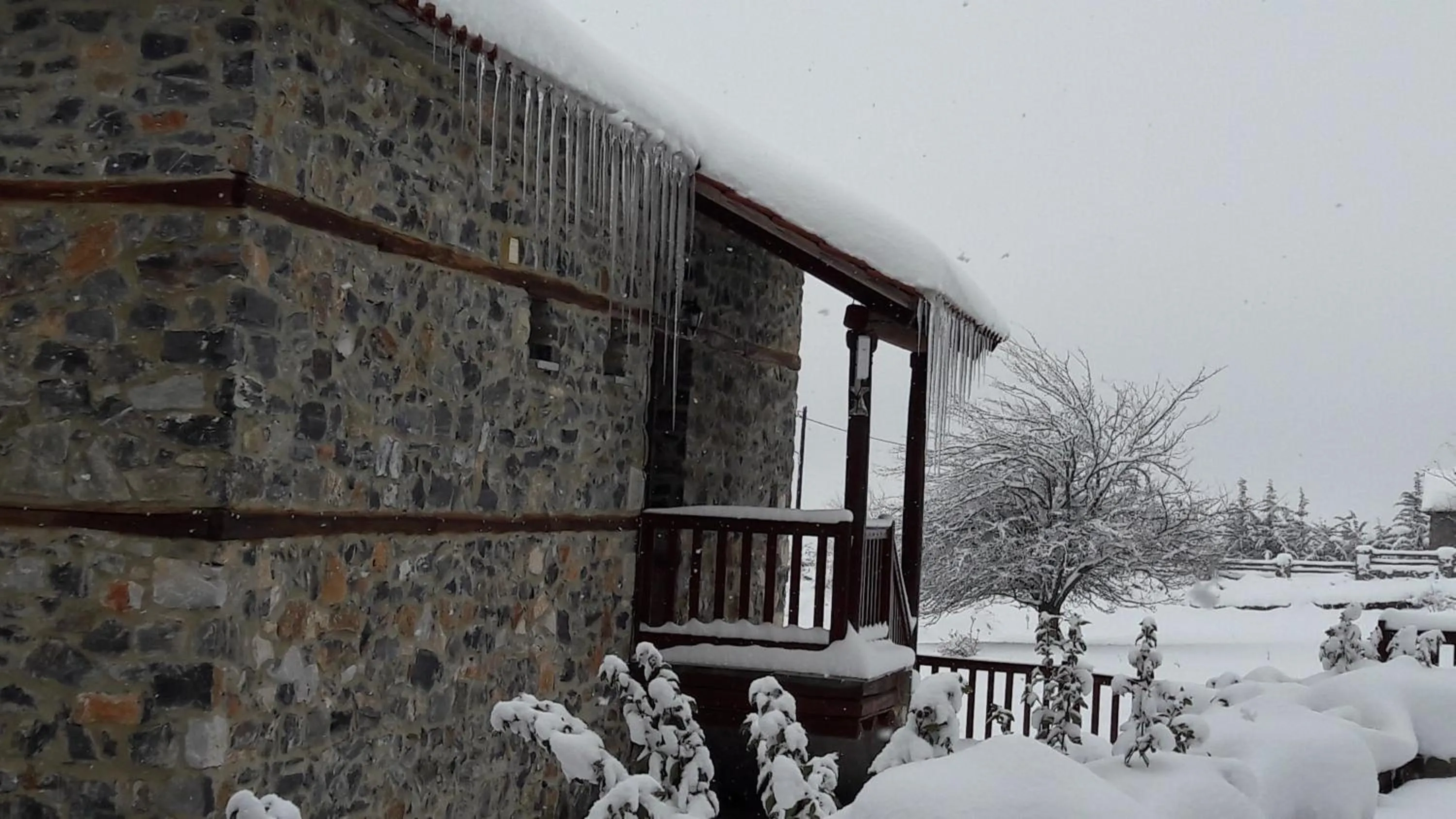 Property building in Enastron