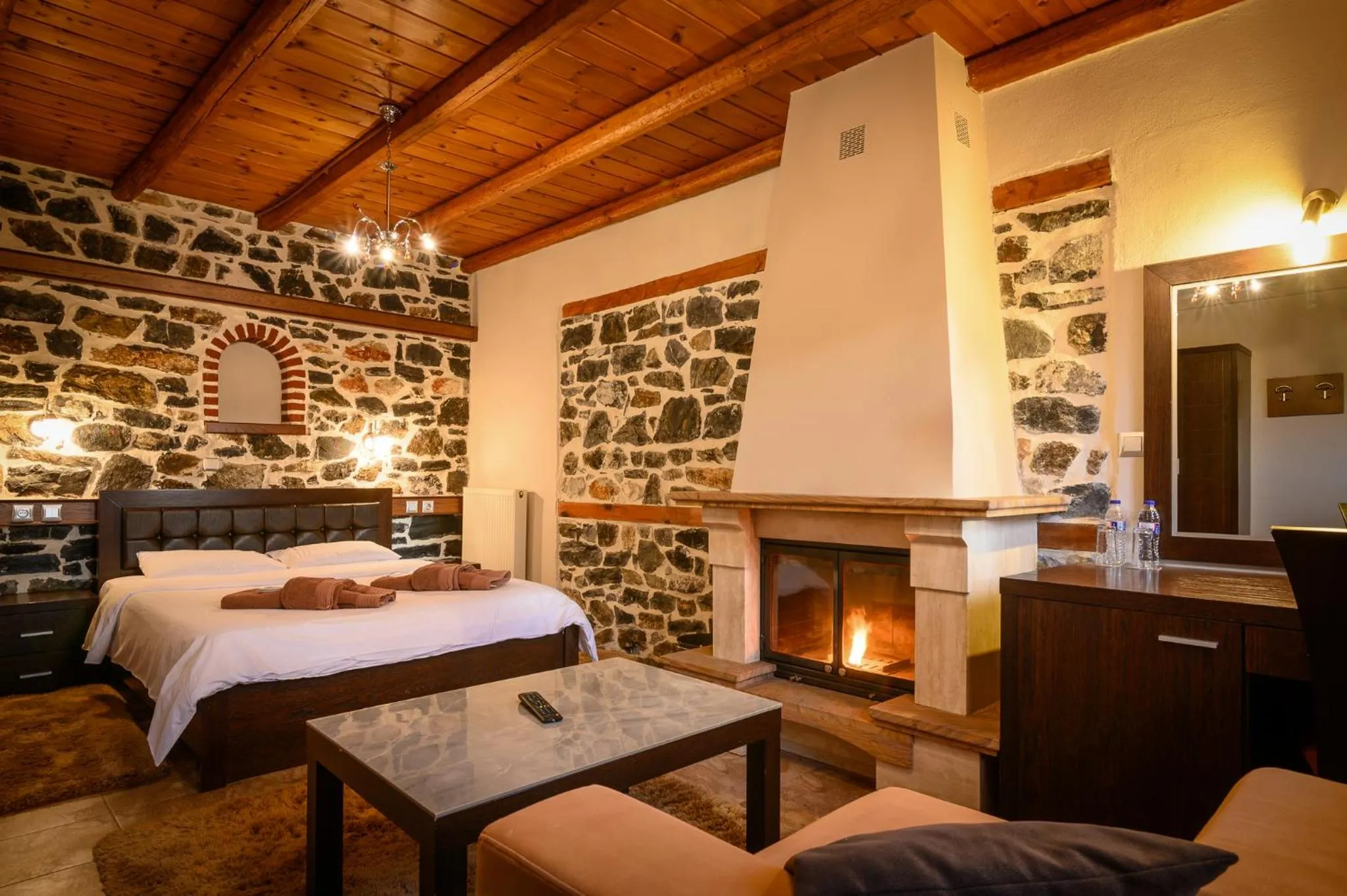 Bedroom, Bed in Enastron