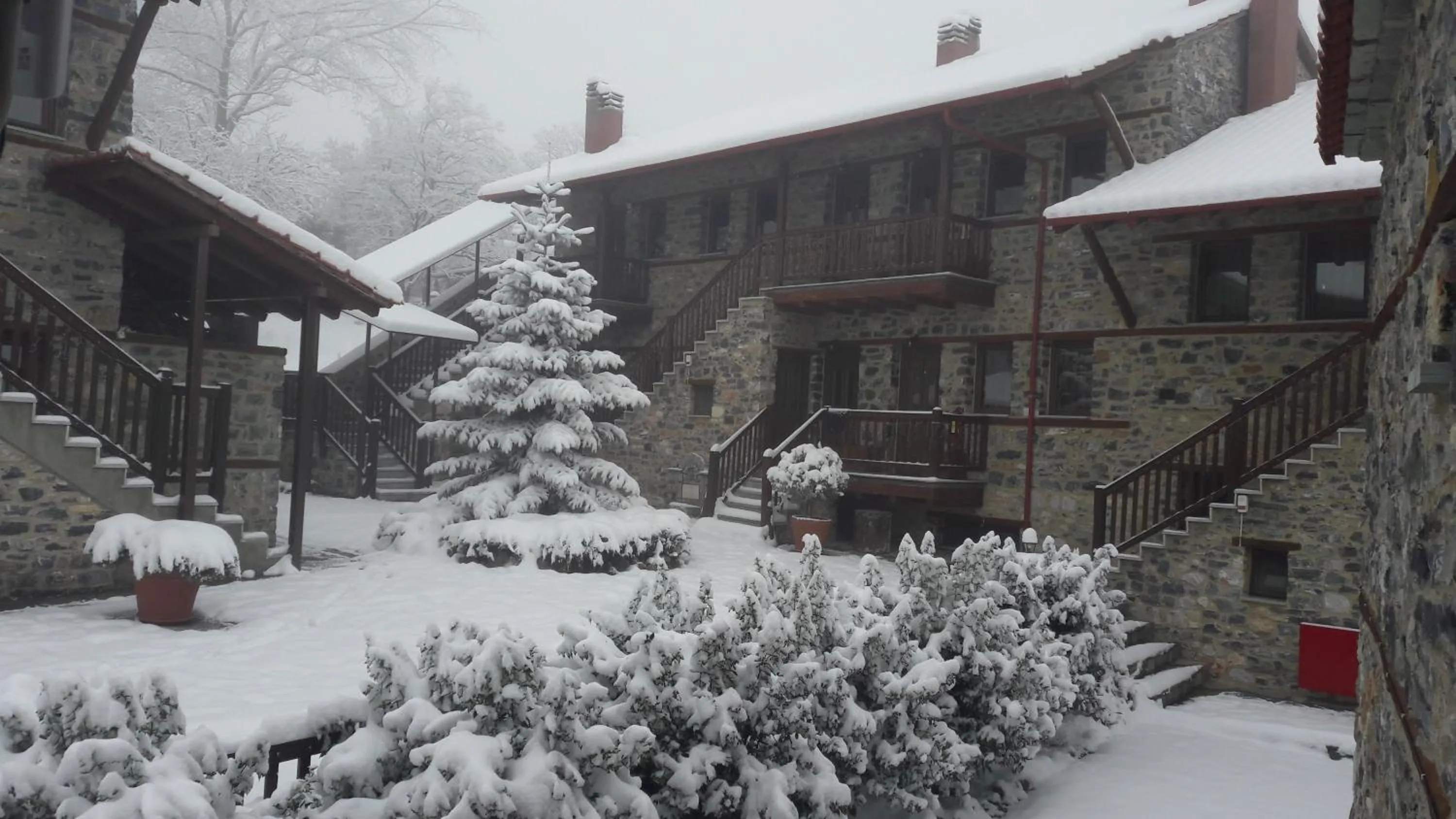 Property building in Enastron