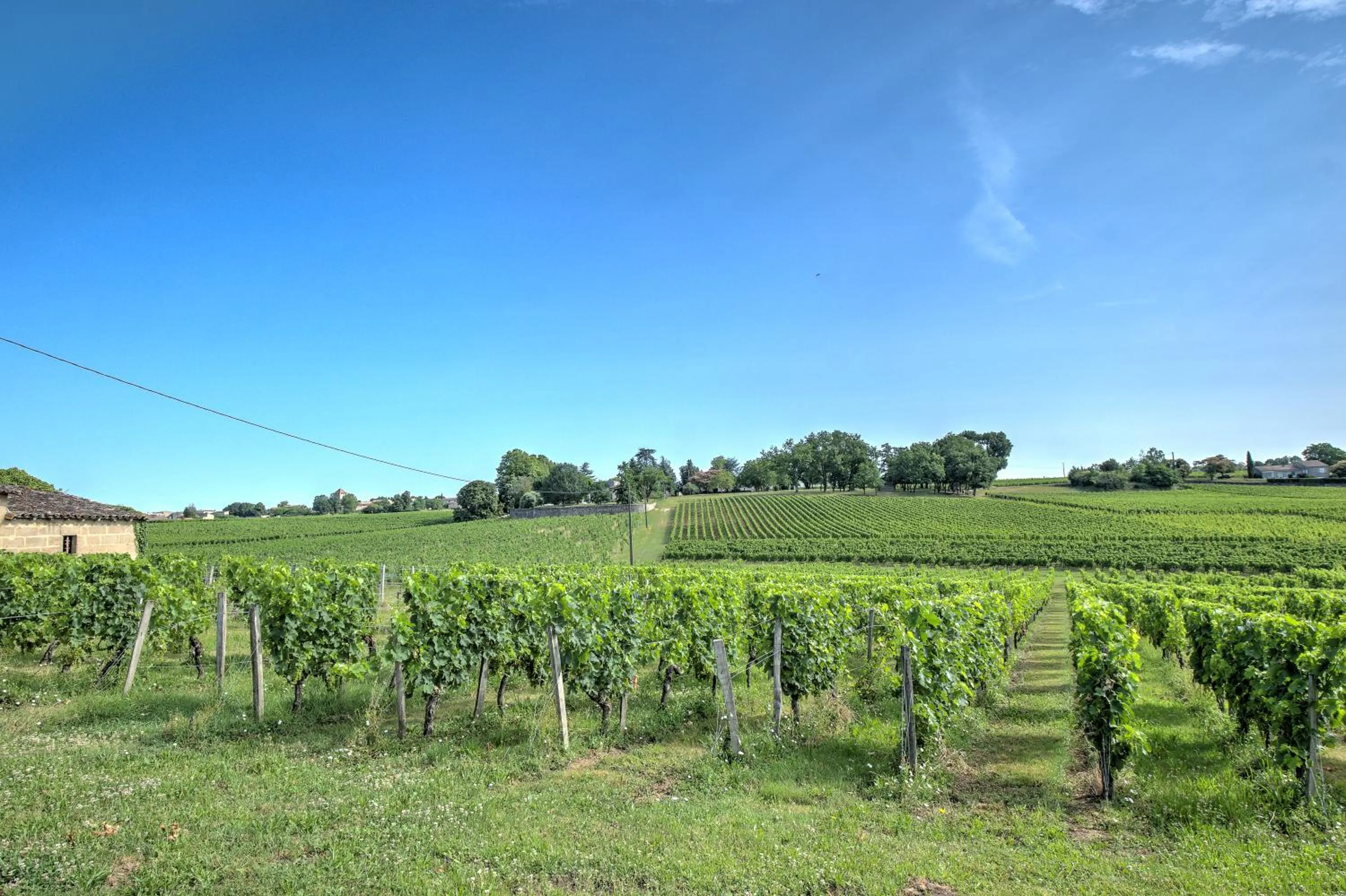 Property building in Au Charmant Des Vignes