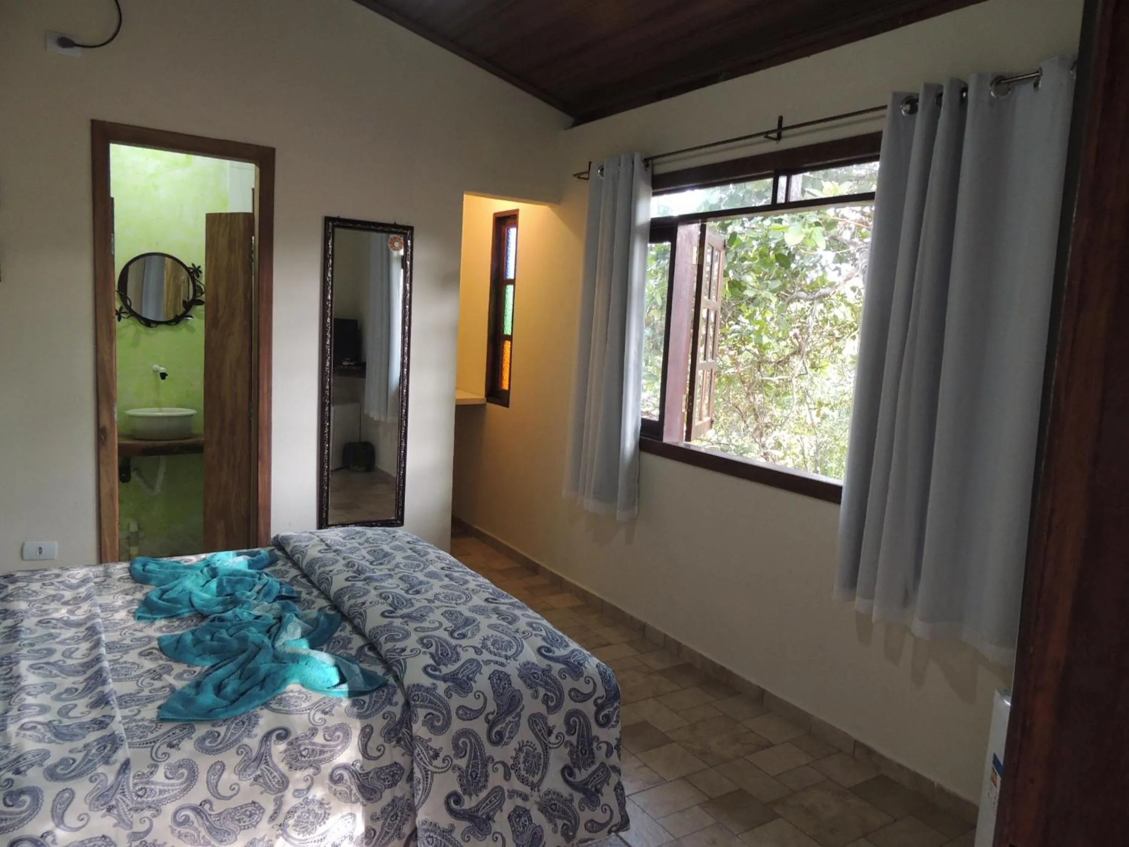 Photo of the whole room, Bed in Canto Verde Pousada