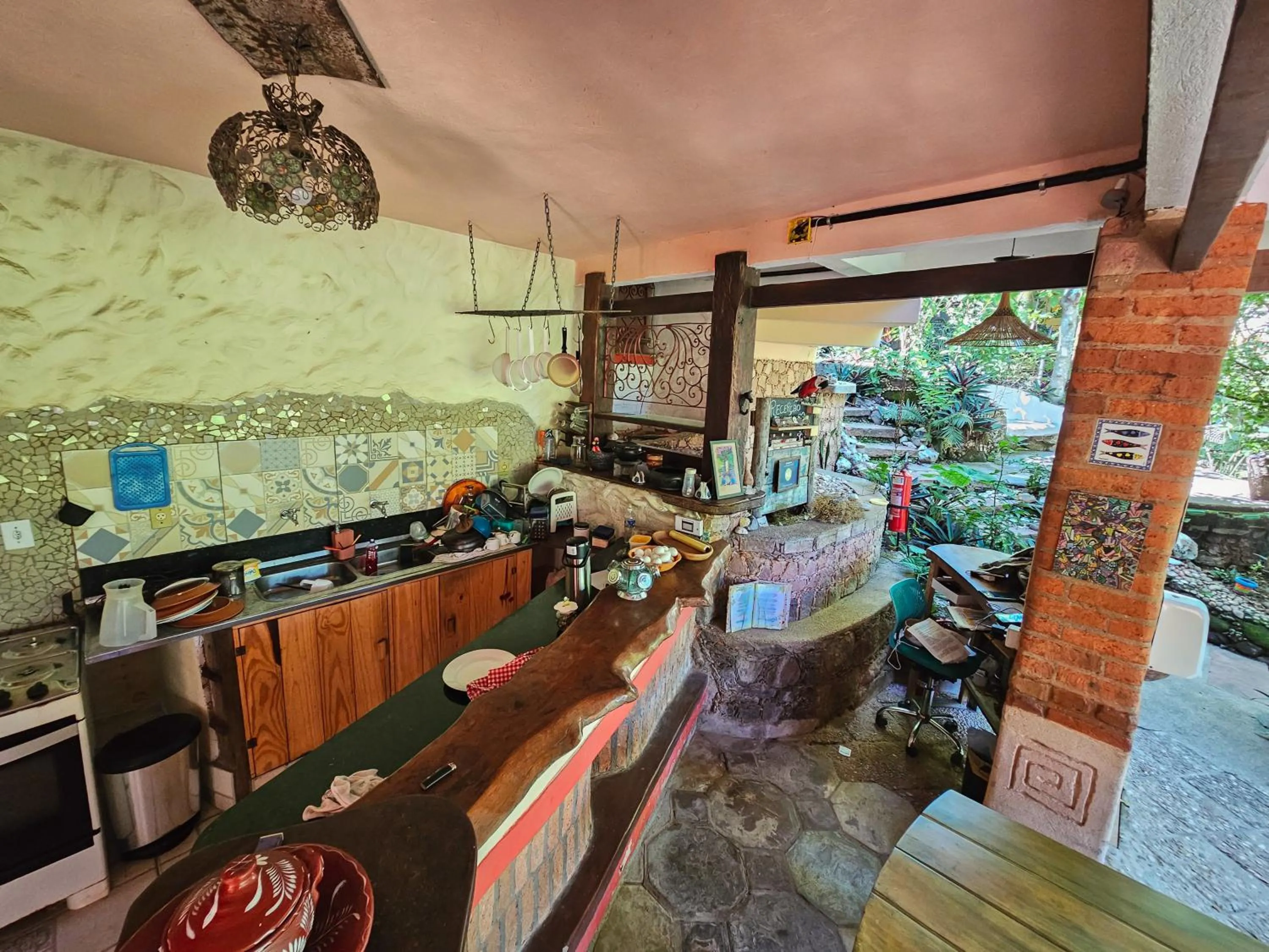 Kitchen or kitchenette in Canto Verde Pousada