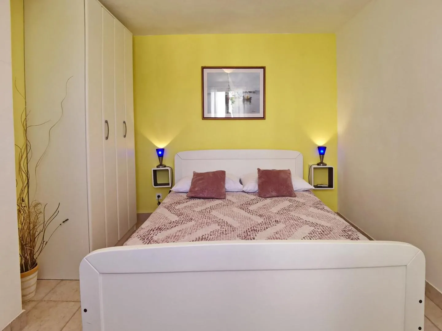 Bed in Apartment Devcic