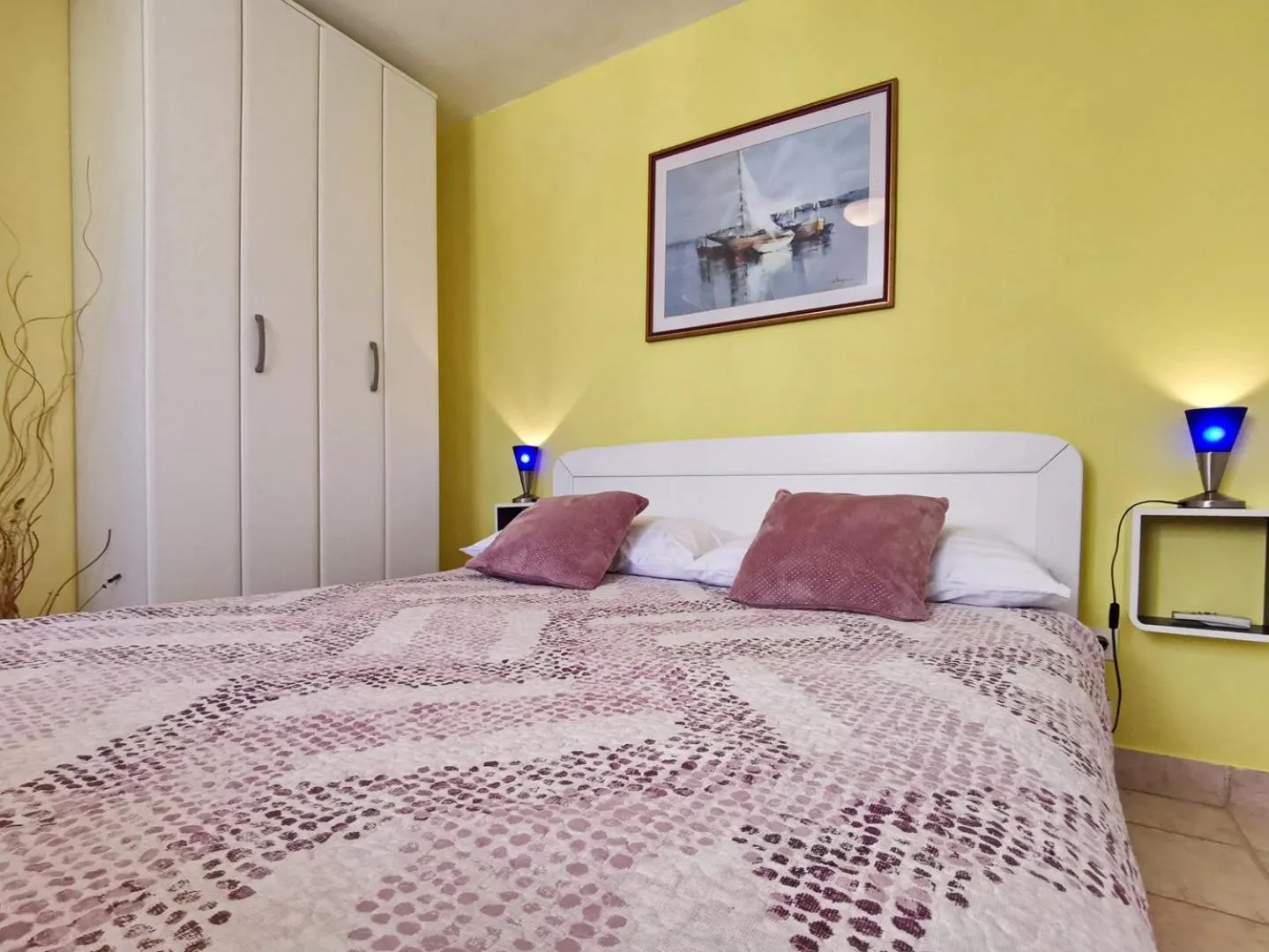Bed in Apartment Devcic