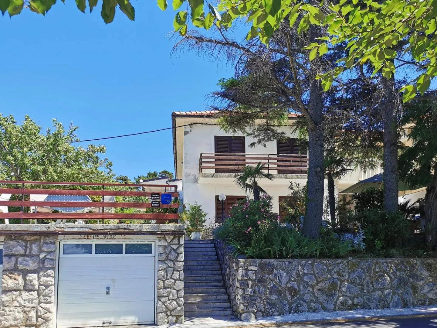 Apartment Devcic