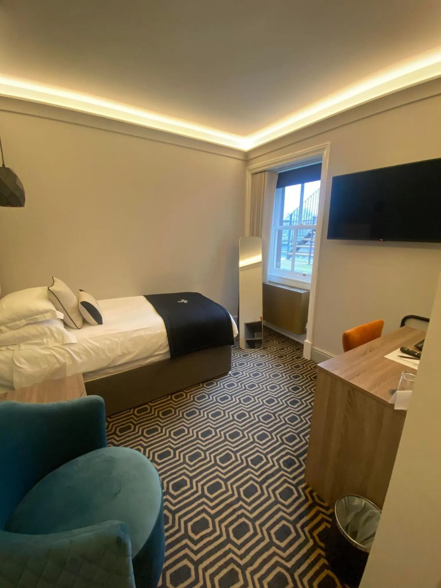 TV and multimedia, Bed in The George Hotel