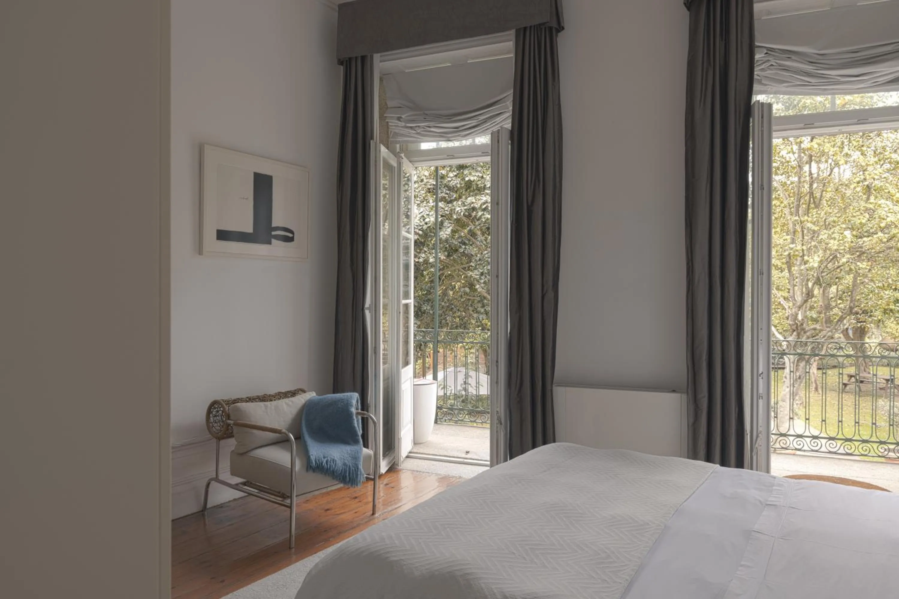 View (from property/room), Bed in Oporto Loft