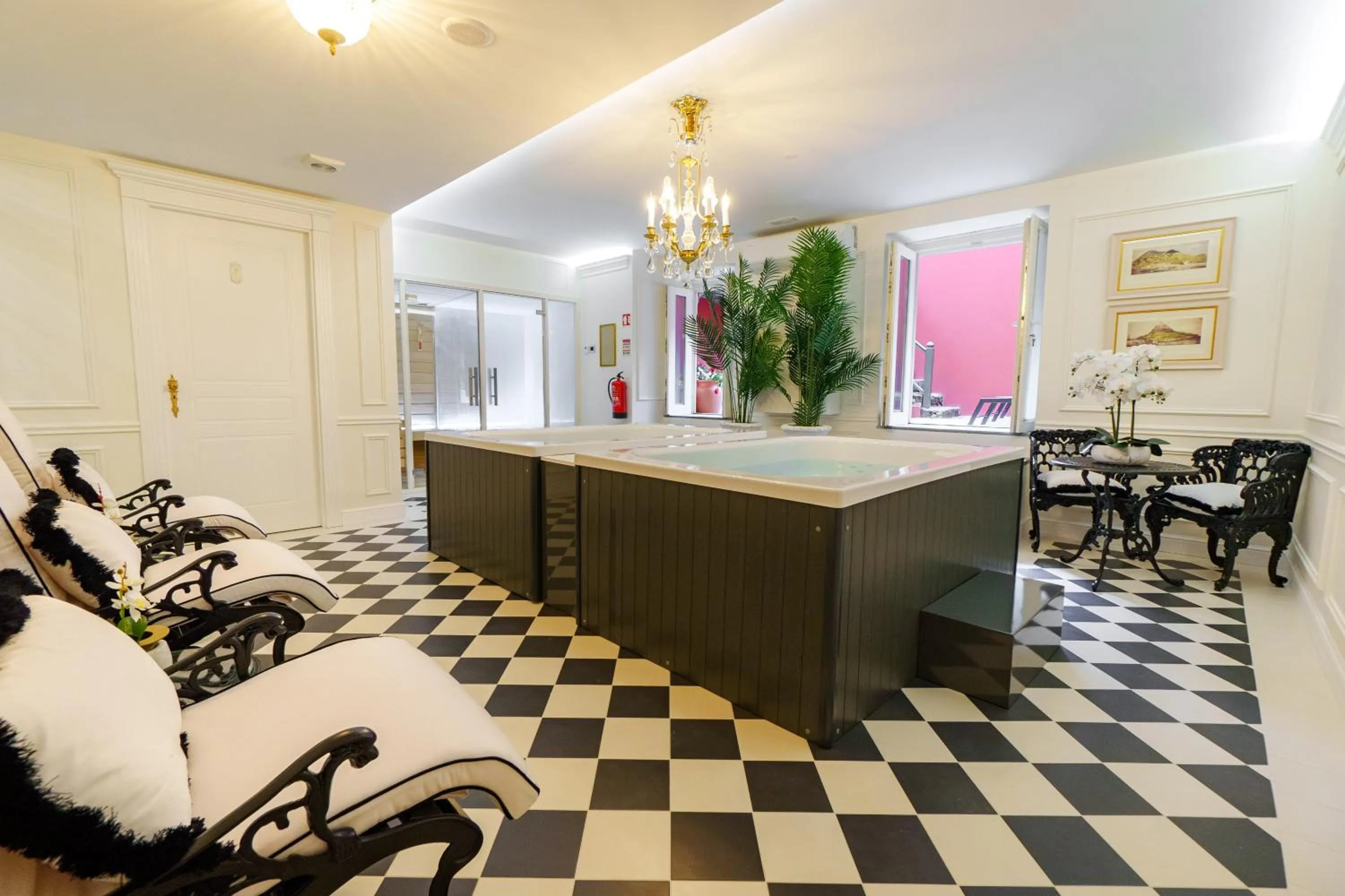 Hot Tub in Boutique Hotel Teatro