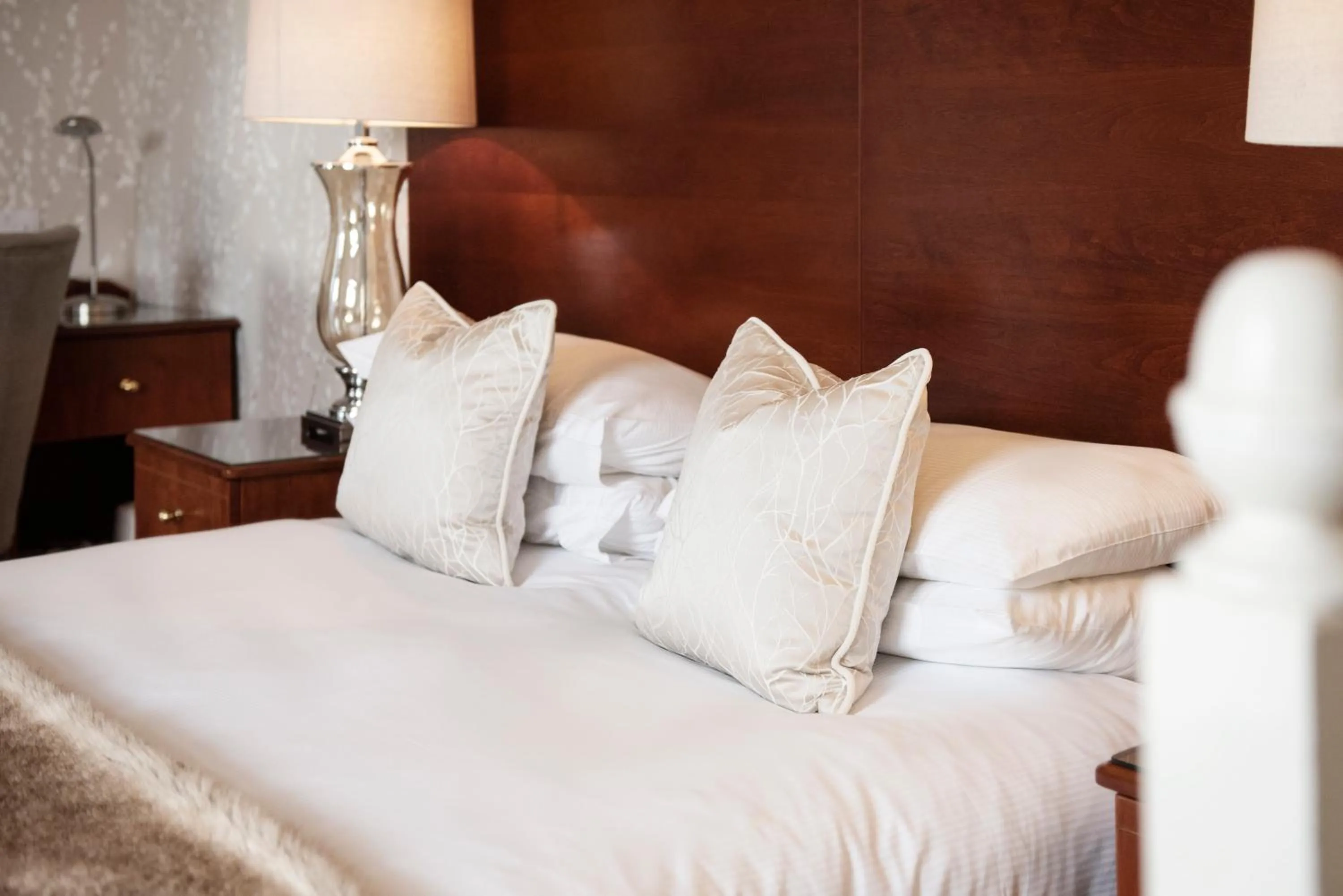 Bed in Roundthorn Country House & Luxury Apartments