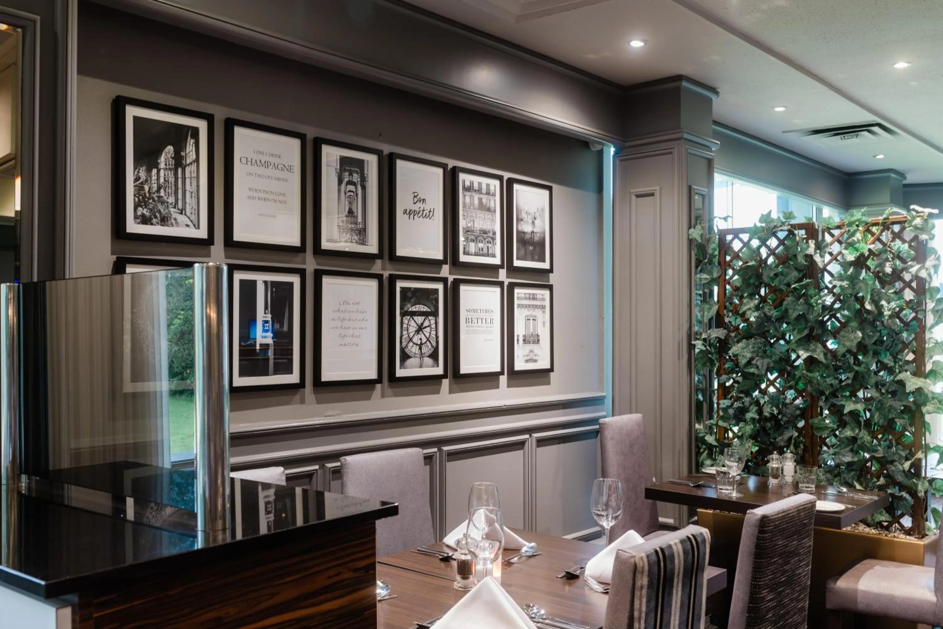 Restaurant/places to eat in Normandy Hotel (Near Glasgow Airport)