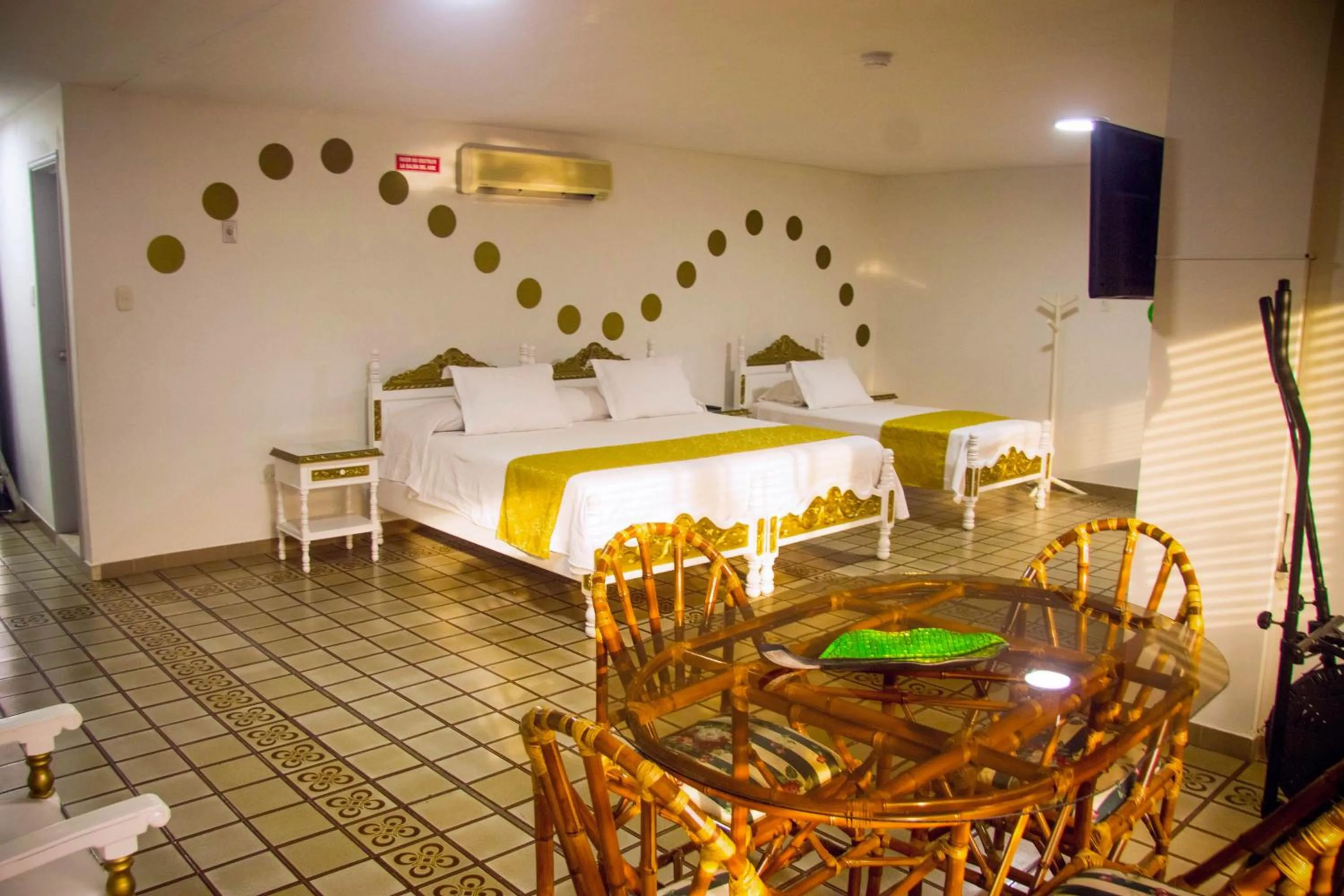Deluxe King Suite - single occupancy in Hotel Mall Santana Del Río