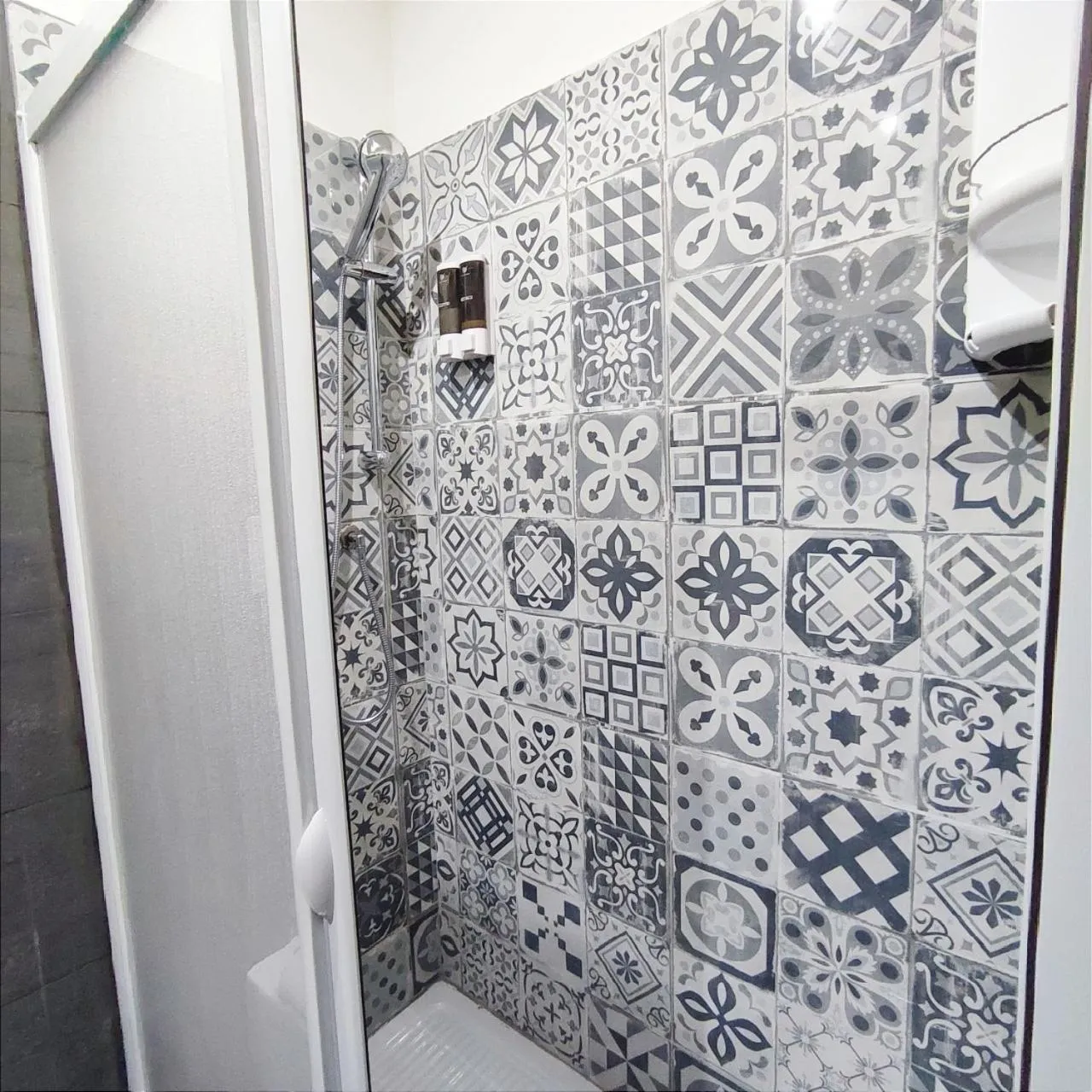 Shower in Passi di Mare Rooms