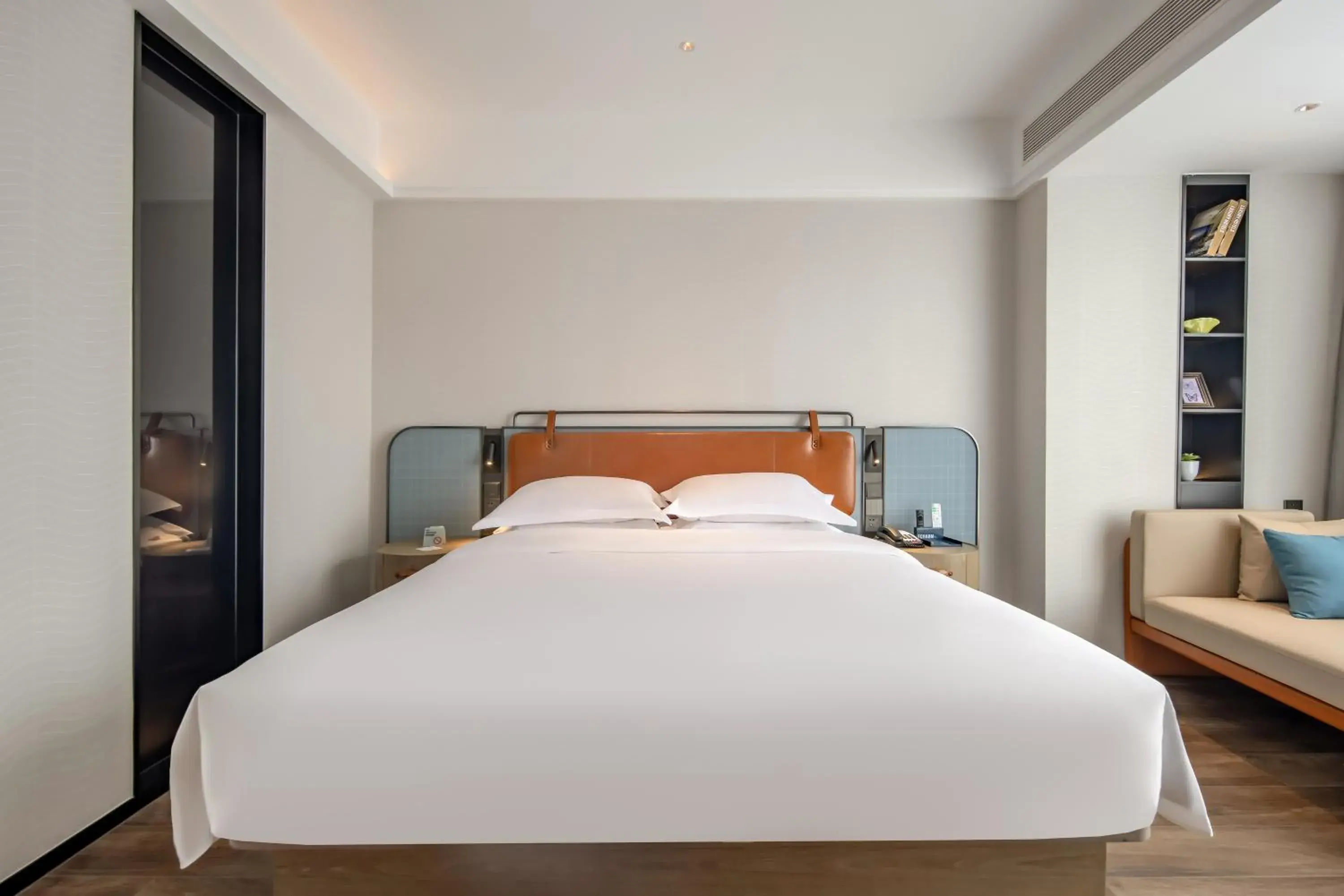 Deluxe Queen Room - single occupancy in Eharm Hotel Baise Jingxi Jinxiu Ancient Town Deluxe Queen Room - single occupancy in Eharm Hotel Baise Jingxi Jinxiu Ancient Town