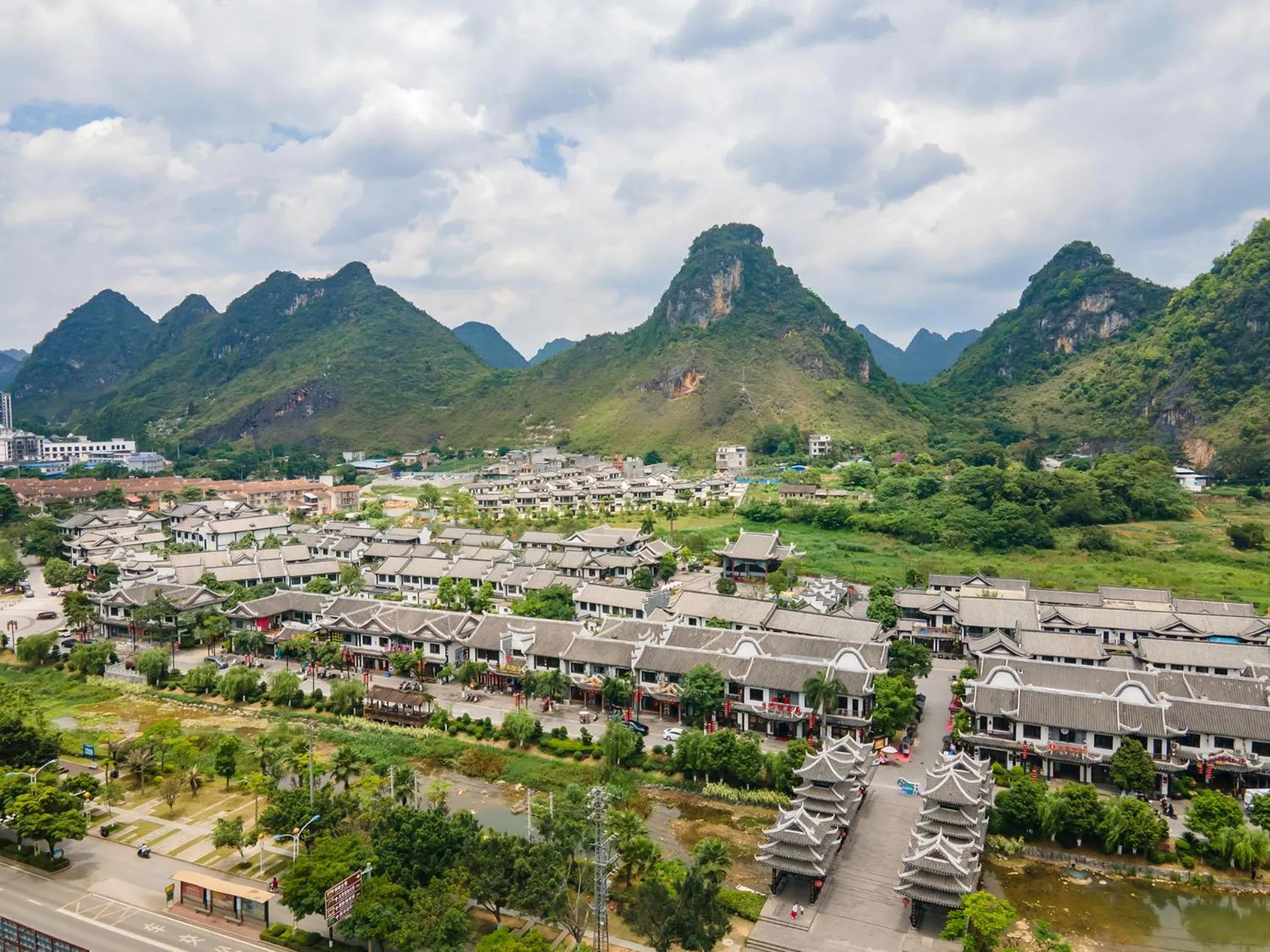 Nearby landmark in Eharm Hotel Baise Jingxi Jinxiu Ancient Town
