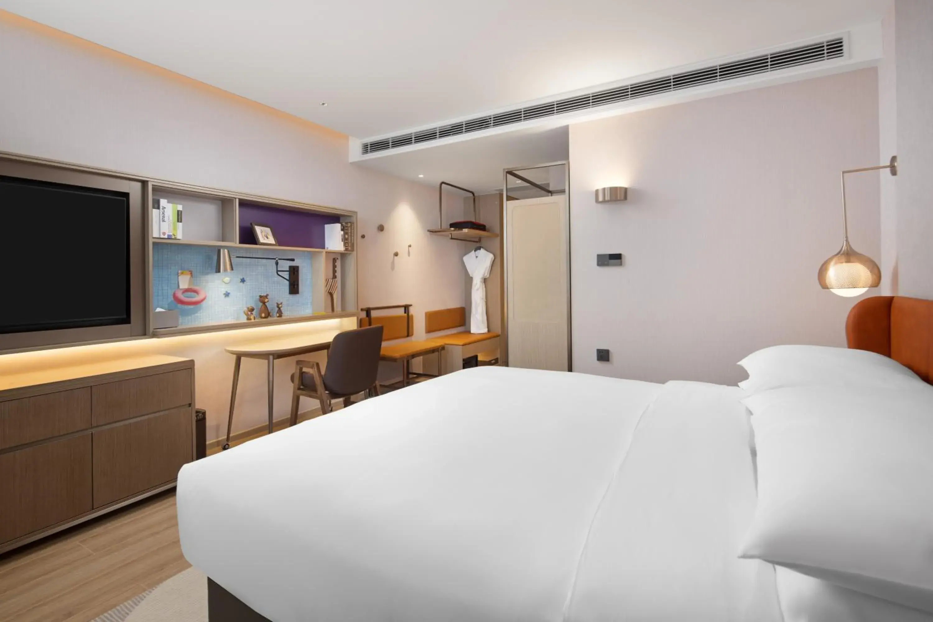 Photo of the whole room, Bed in Home2 Suite by Hilton Hangzhou Qianjiang New Town Photo of the whole room, Bed in Home2 Suite by Hilton Hangzhou Qianjiang New Town