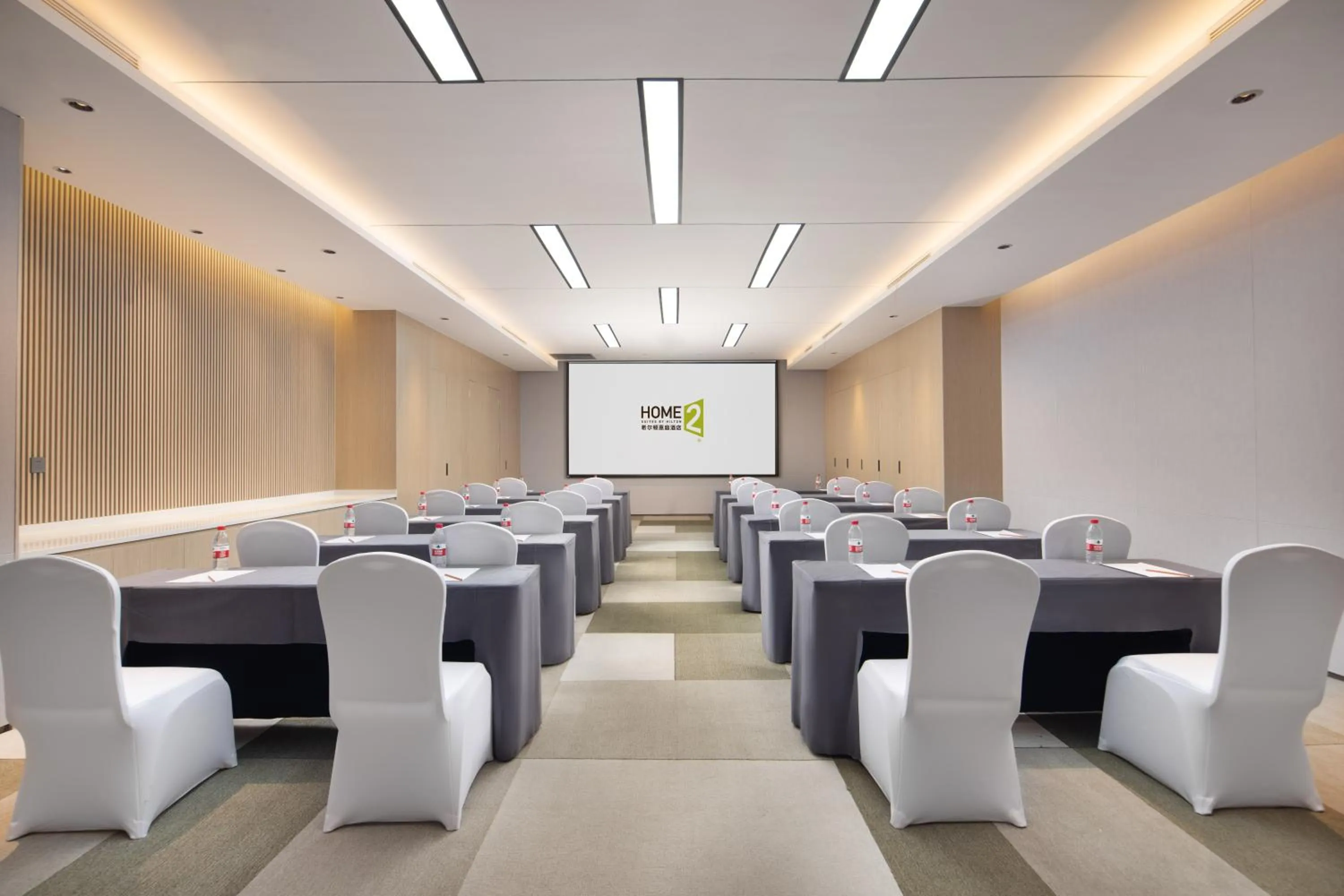 Meeting/conference room in Home2 Suite by Hilton Hangzhou Qianjiang New Town