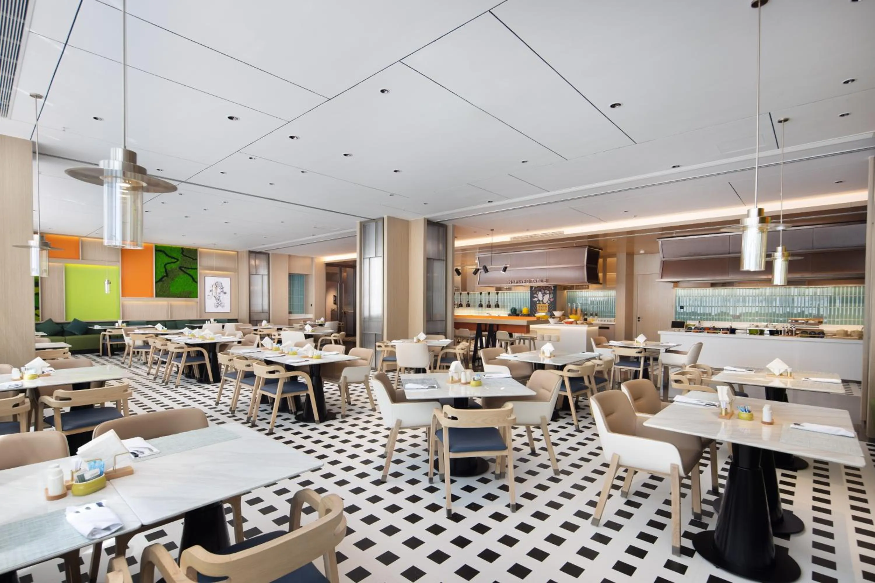 Restaurant/places to eat in Home2 Suite by Hilton Hangzhou Qianjiang New Town