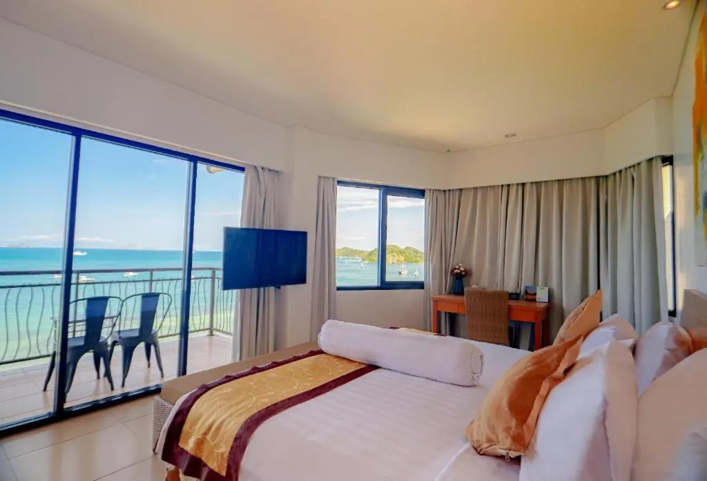 Bed in Laprima Hotel