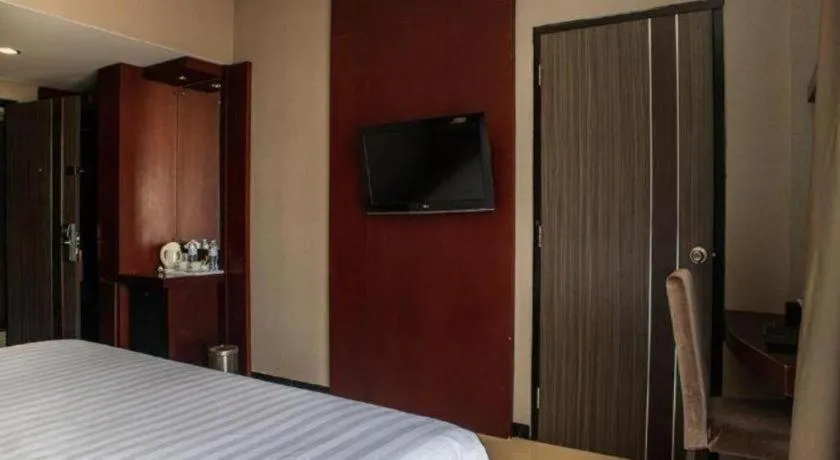 Bed in Karlita Hotel Tegal