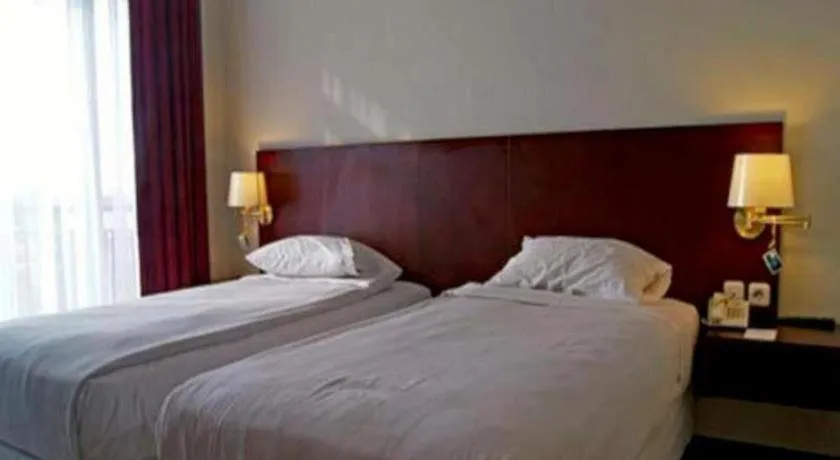 Bed in Karlita Hotel Tegal