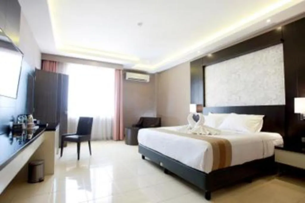 Bed in Karlita Hotel Tegal