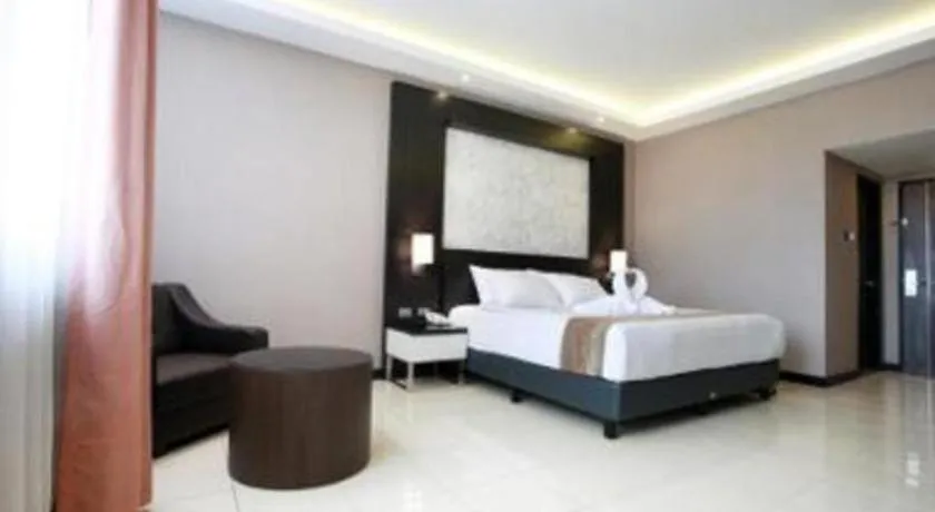Bed in Karlita Hotel Tegal