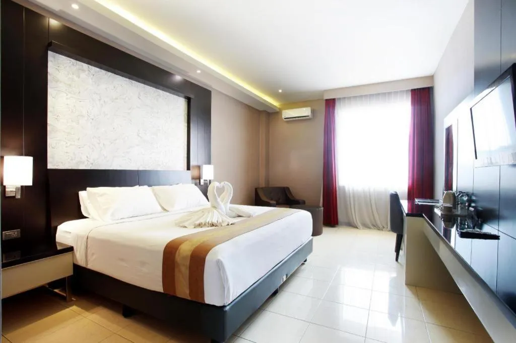 Bed in Karlita Hotel Tegal