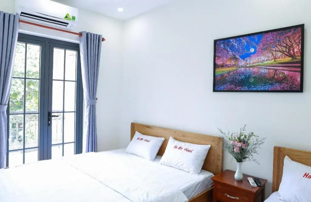 Bed in Ha My Hotel Bed in Ha My Hotel