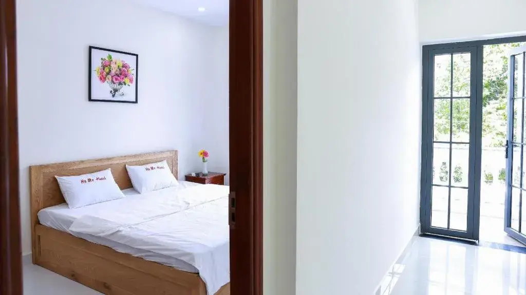 Bed in Ha My Hotel Bed in Ha My Hotel