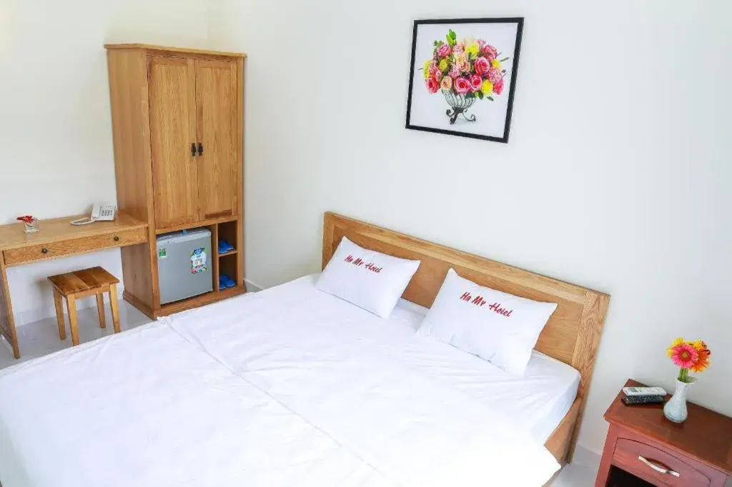 Bed in Ha My Hotel Bed in Ha My Hotel