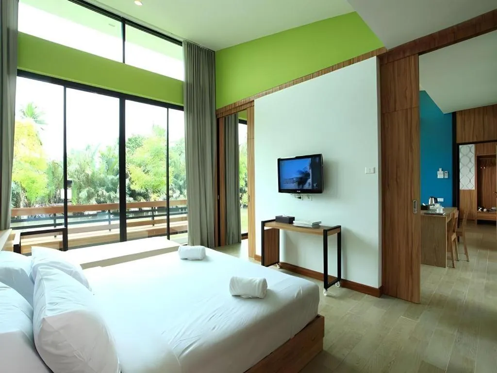 Bed in Lumphawa Amphawa Resort