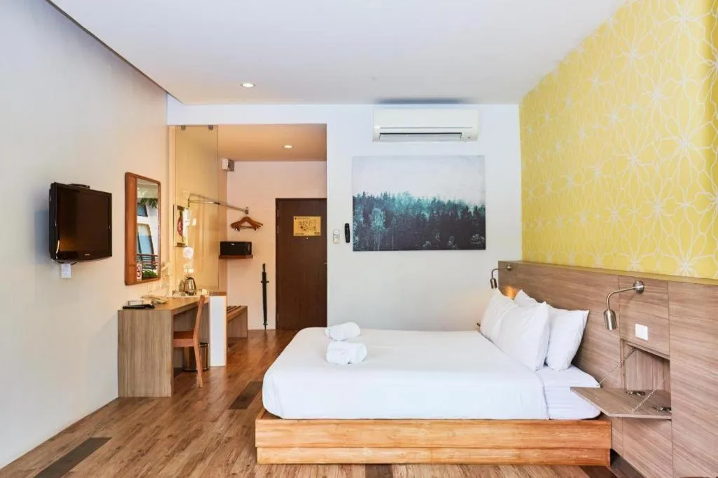 Bed in Lumphawa Amphawa Resort