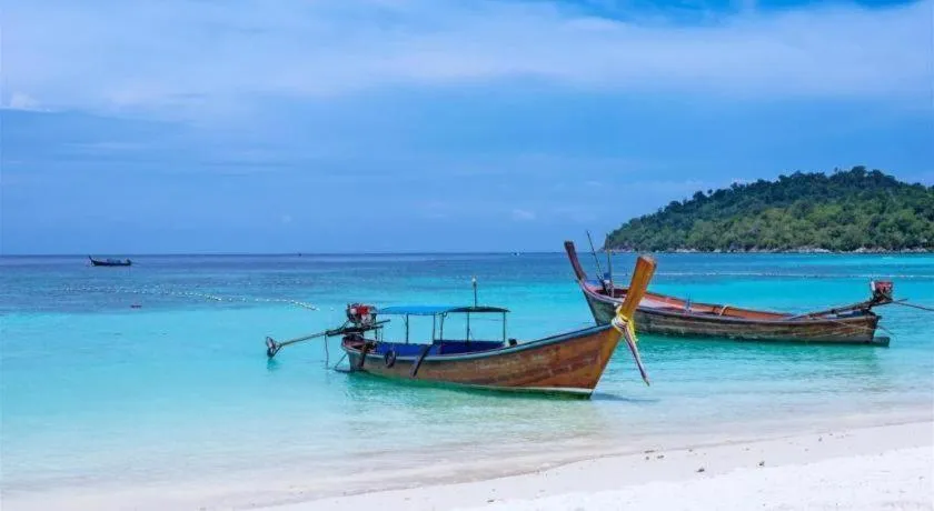 The Breeze Lipe Resort