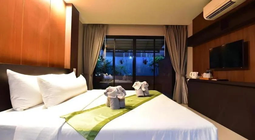 Bed in The Breeze Lipe Resort