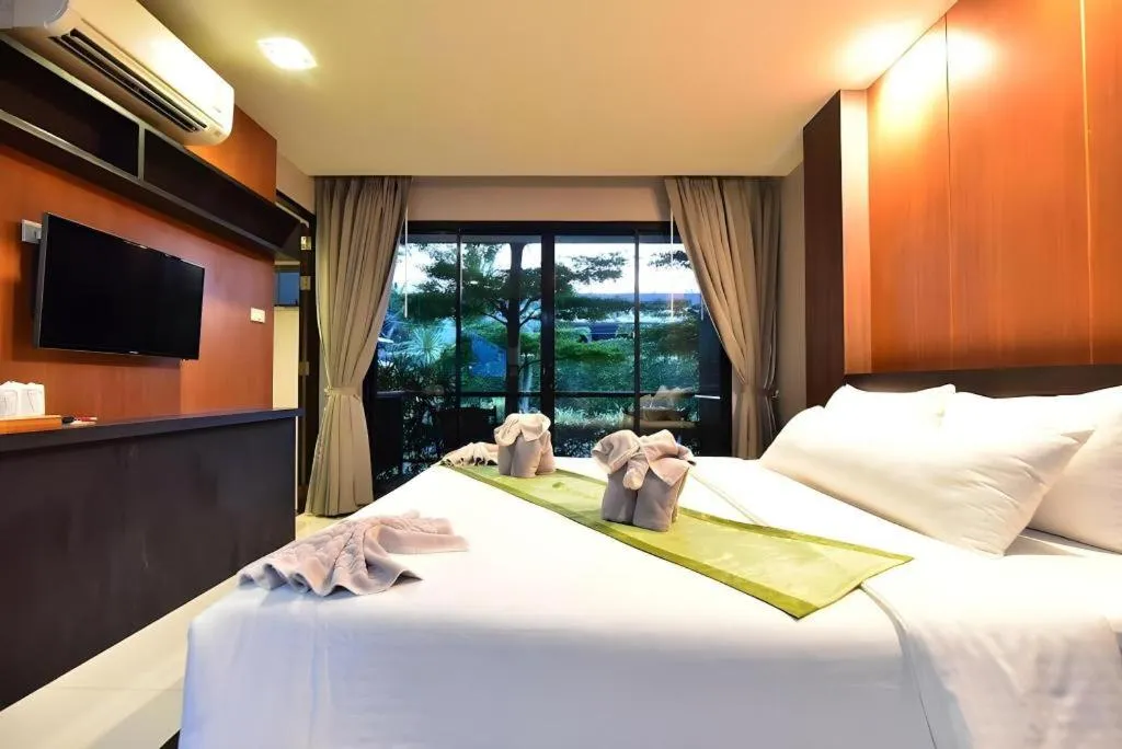 Bed in The Breeze Lipe Resort