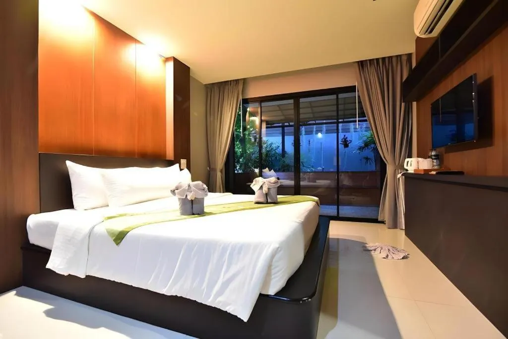 Bed in The Breeze Lipe Resort